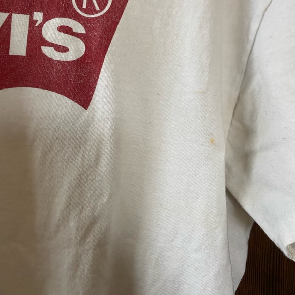 Levi's Classic Red Logo Tee - Picture 2 of 5
